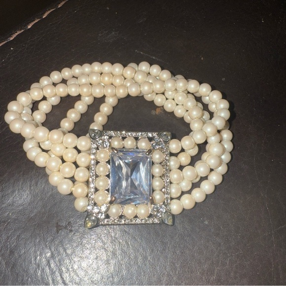 Carolee 5 Stranded Tiny Faux Pearl & Stone Stretch Bracelet- Silver Tone - Picture 1 of 7